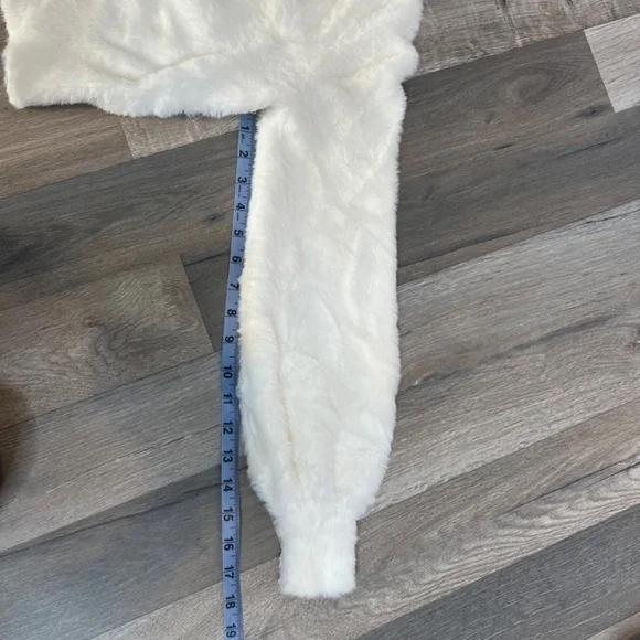 Aritzia Sunday Best Kitten Sweater - Picture 9 of 9